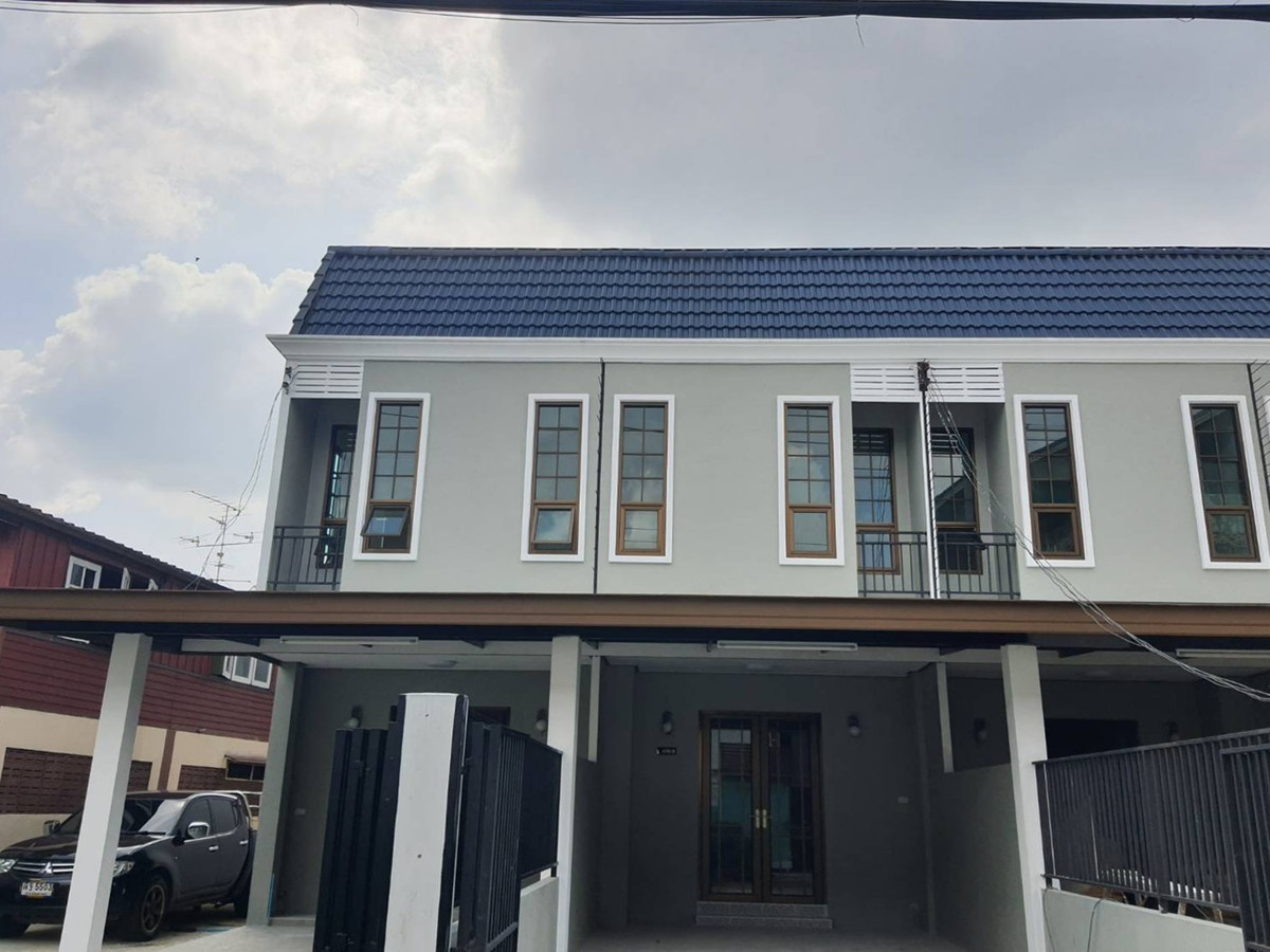 For RentTownhomeBang kae, Phetkasem : Newly built 2-story townhouse for rent! Near BTS Phetkasem 48, good location, convenient travel, has furniture, price 16,000 baht.