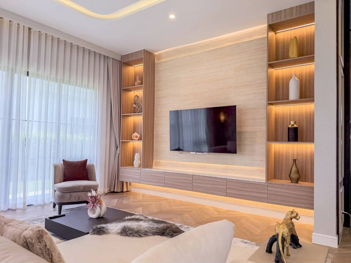 For RentHousePattanakan, Srinakarin : 📌 For sale/rent, luxury house in Narasiri mansion style, Krungthep Kreetha, 2-story detached house, Top Ultra Luxury Collection luxury project from Sansiri.