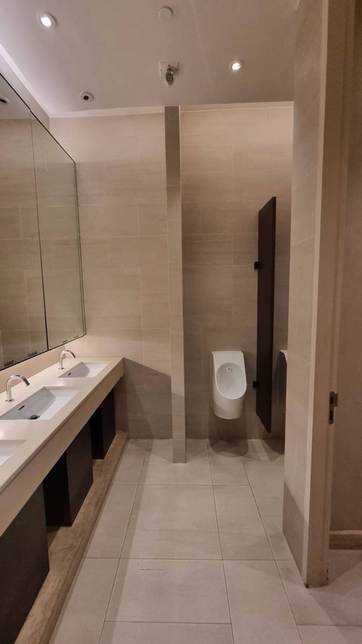 ให้เช่าร้านค้า/ตลาดนัดสุขุมวิท อโศก ทองหล่อ : (BTS ทองหล่อ)ให้เช่า พื้นที่ ทำร้านขายของหรือบริการแบบพรีเมี่ยม **โทรมาได้เลย มีให้เลือกหลายที่ในสุขุมวิท**