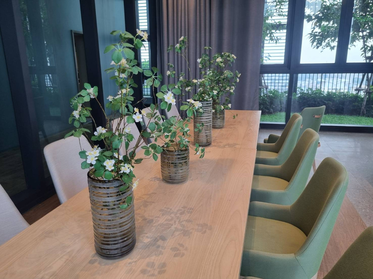 For RentCondoRatchathewi,Phayathai : ✨ For rent XT Phayathai, beautiful room, high floor, open view, in the heart of the city, ready to move in! ✨Near both BTS Phaya Thai and Airport Rail Link Phaya Thai.