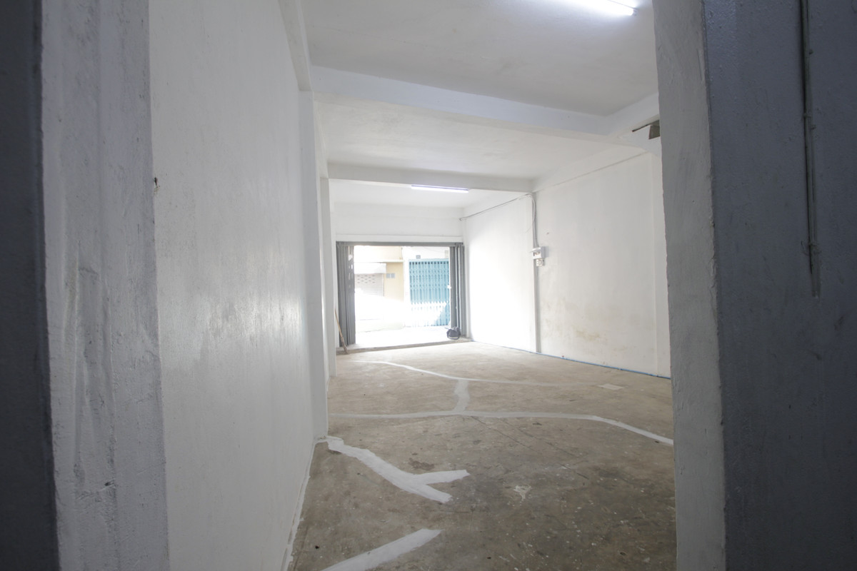 For SaleShop HouseRathburana, Suksawat : Suksawat Daokhanong Commercial Building Near Chom Thong Wutthakat BTS, 3 floors, additions, residential, warehouse, Rama 2 Expressway, Dao Khanong Market, price negotiable.