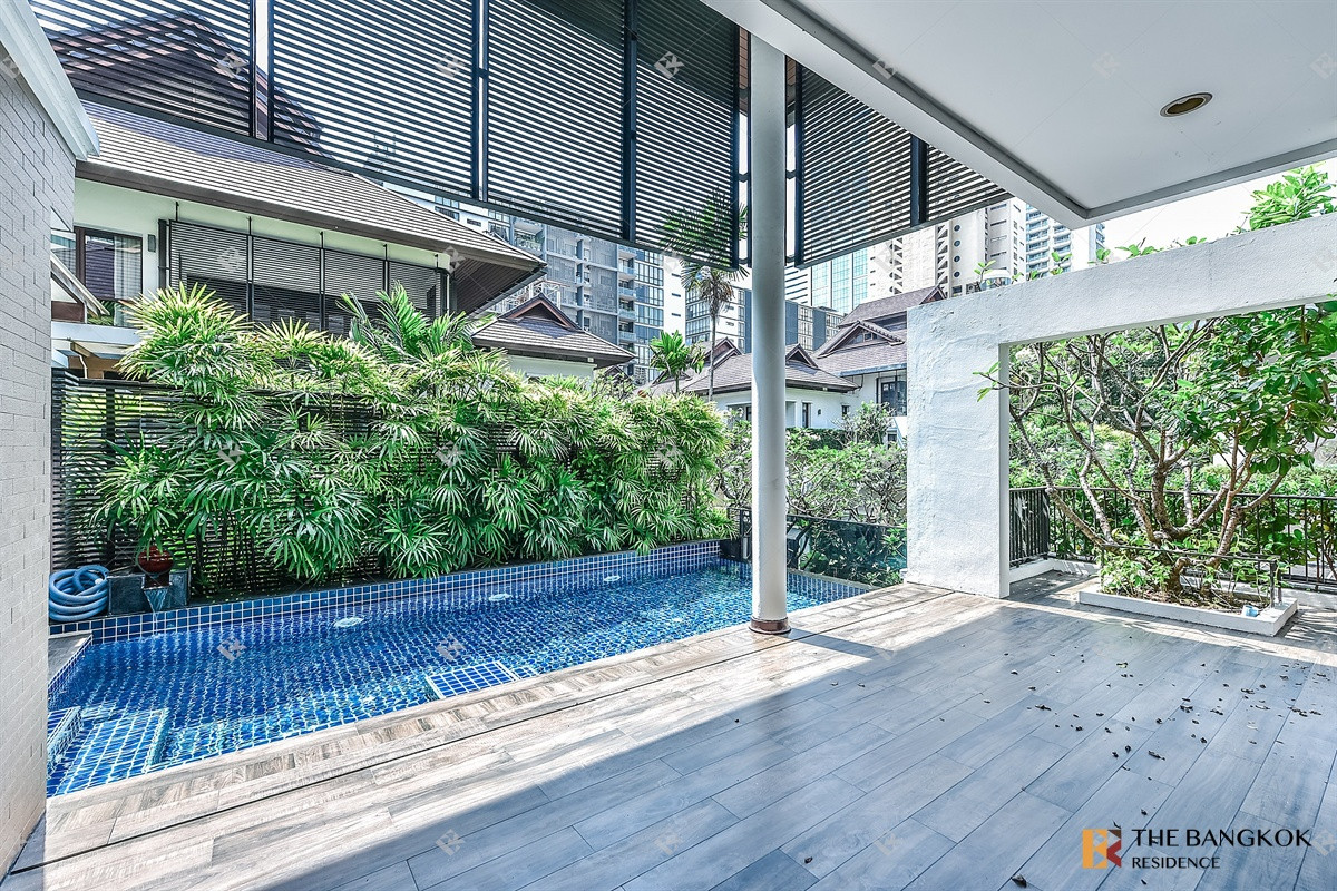 For RentHouseSukhumvit, Asoke, Thonglor :  Elegant Classic Style House 💎Elegant classic home, spacious & private in central Sukhumvit🍃 