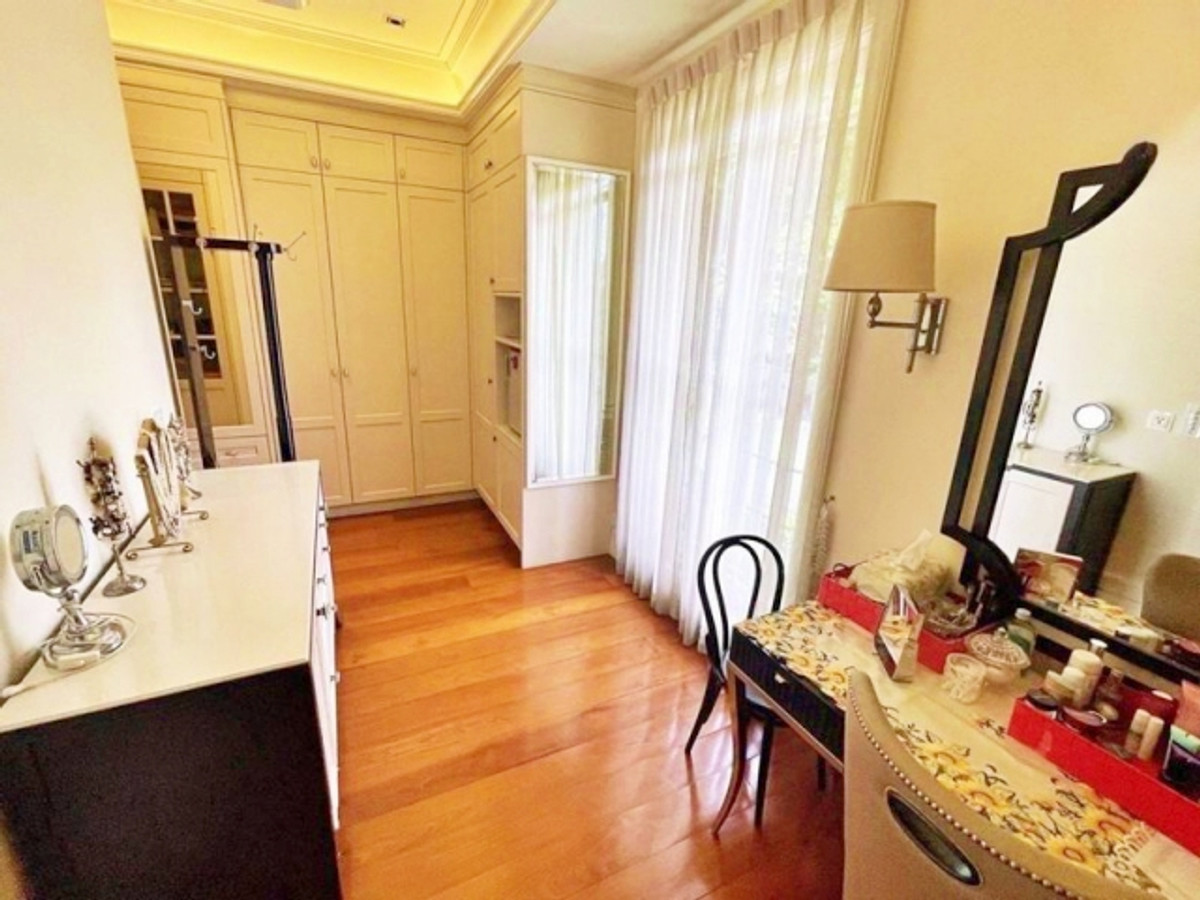 ขายบ้านแจ้งวัฒนะ เมืองทอง : คฤหาสน์หรู ใจกลางเมือง เมืองทองธานี โครงการ 5 ทำเลศักยภาพ ใกล้ทางด่วน–ศูนย์ราชการ–สนามบินดอนเมือง พร้อมเข้าอยู่