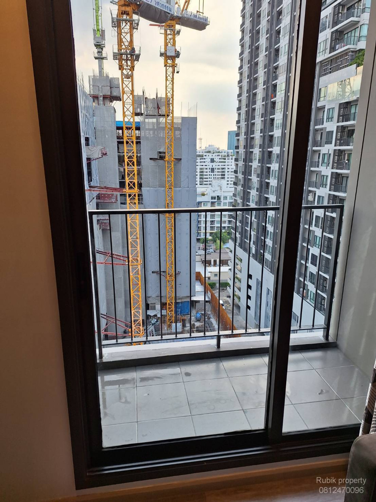 ขายคอนโดอารีย์ อนุสาวรีย์ : 🏢 ขายคอนโด Centric Ari Station – แต่งสวย ทำเลดี ใจกลางอารีย์ RB1724 โครงการคุณภาพ บนทำเลสุขุมวิท–พหลโยธิน ใกล้รถไฟฟ้า เดินทางสะดวกสุด ๆ