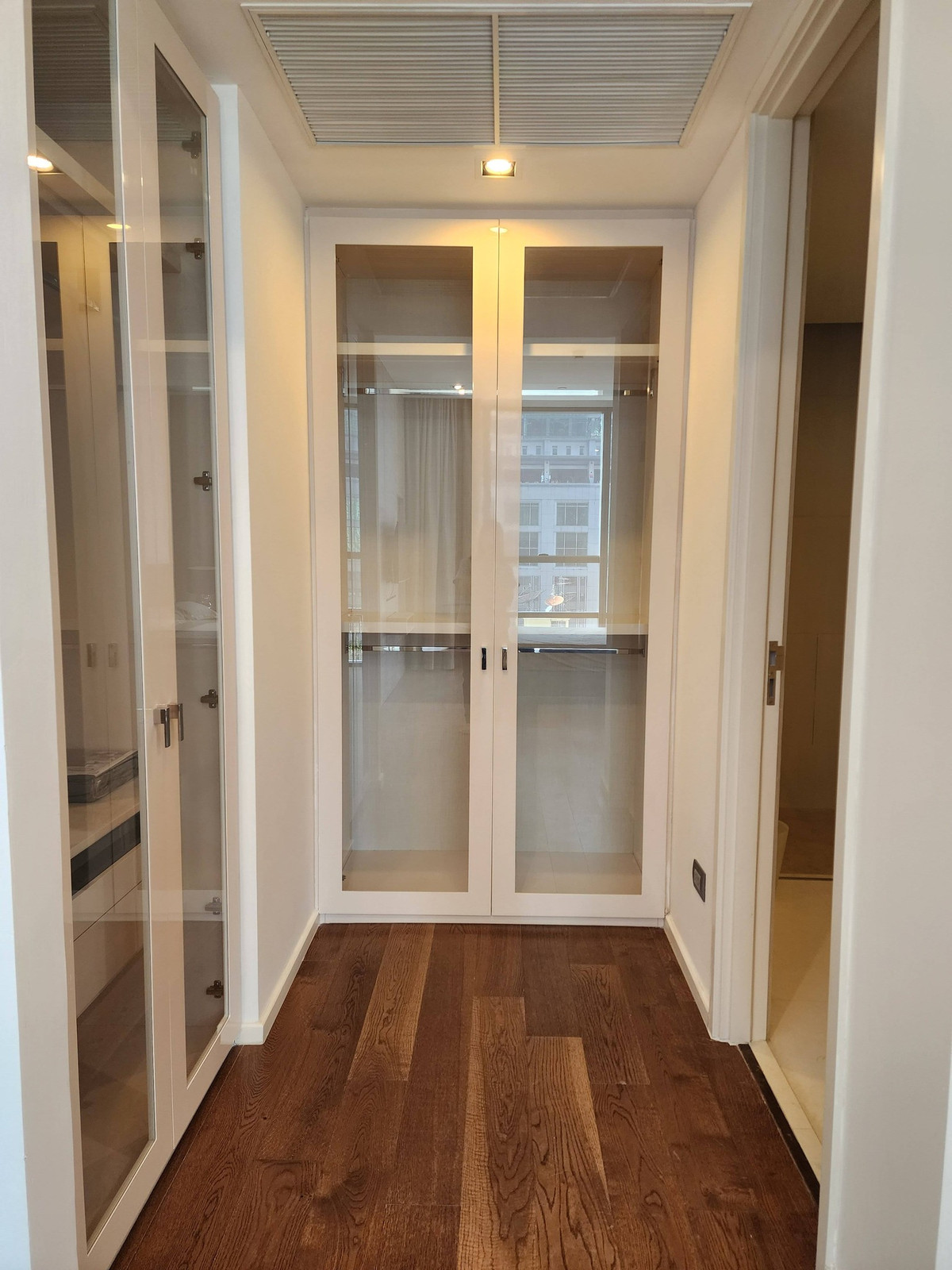 ให้เช่าคอนโดสาทร นราธิวาส : ให้เช่า  พร้อมอยู่ Condo The bangkok Sathaorn