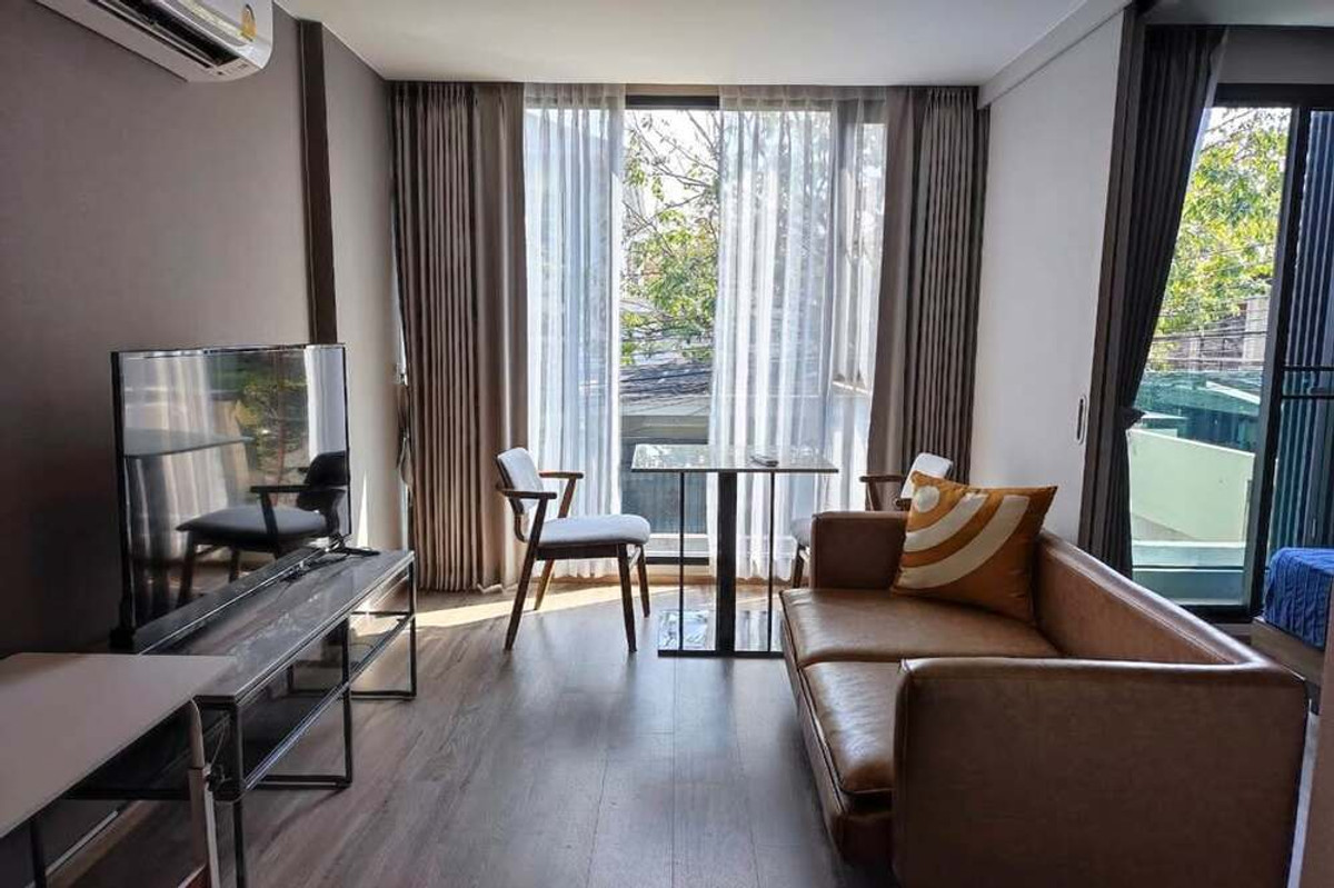 ให้เช่าคอนโดสุขุมวิท อโศก ทองหล่อ : 🔥 สำหรับเช่า !! ห้องกว้าง, มีอ่างอาบน้ำ, ส่วนกลางอลังการ !! 🔥 Code C20250200047..........The Teak Sukhumvit 39, 1 ห้องนอน, 1 ห้องน้ำ, แต่งครบ, พร้อมเข้าอยู่ 📣📣