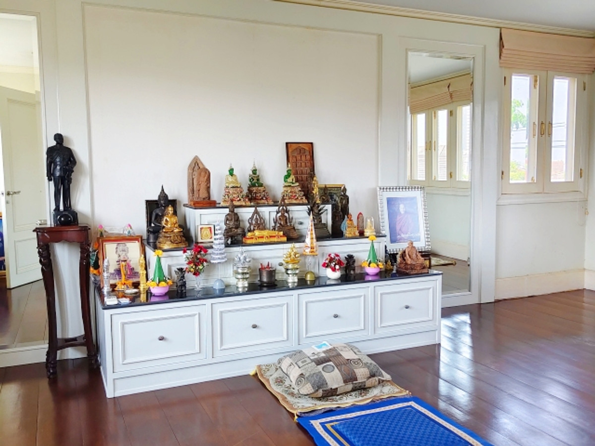 ขายบ้านแจ้งวัฒนะ เมืองทอง : คฤหาสน์หรู ใจกลางเมือง เมืองทองธานี โครงการ 5 ทำเลศักยภาพ ใกล้ทางด่วน–ศูนย์ราชการ–สนามบินดอนเมือง พร้อมเข้าอยู่