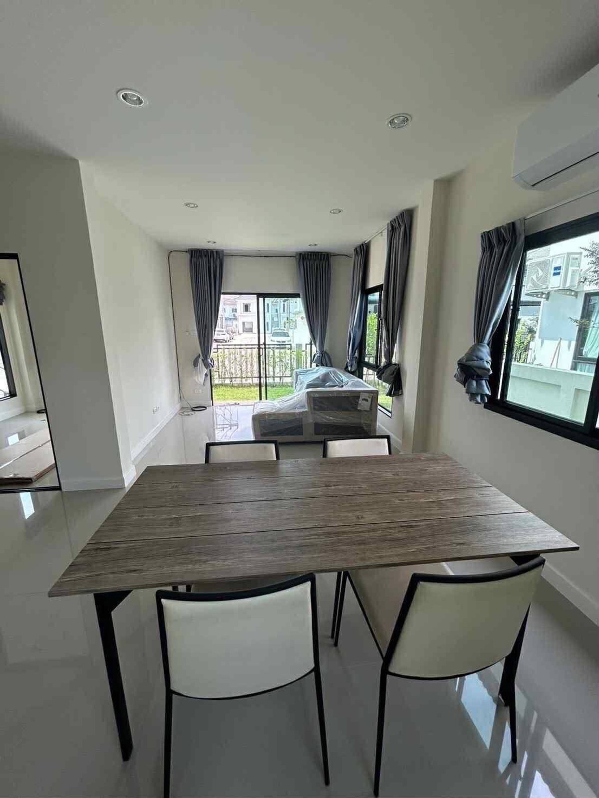 For RentHousePathum Thani,Rangsit, Thammasat : ✅ Large, luxurious detached house ✅ CPN Nin Village, Wongwaen-Lam Luk Ka, Khlong 6 (BTS Khu Khot)