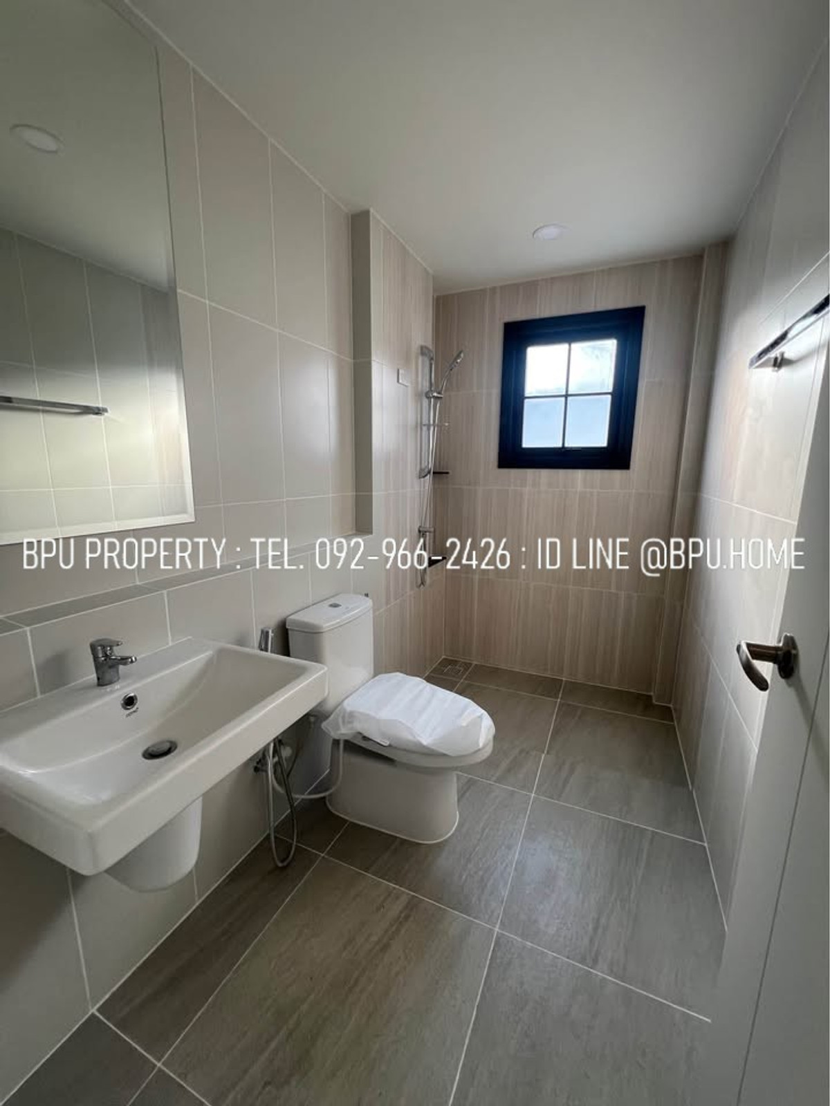 For RentHouseBangna, Bearing, Lasalle : ** 4 Bedrooms Single House for Rent ** Centro Bangna Near Mega Bangna (New Project Phase 2)