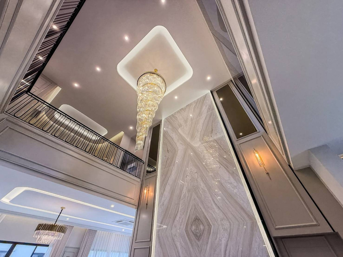 For RentHousePattanakan, Srinakarin : 📌 For sale/rent, luxury house in Narasiri mansion style, Krungthep Kreetha, 2-story detached house, Top Ultra Luxury Collection luxury project from Sansiri.