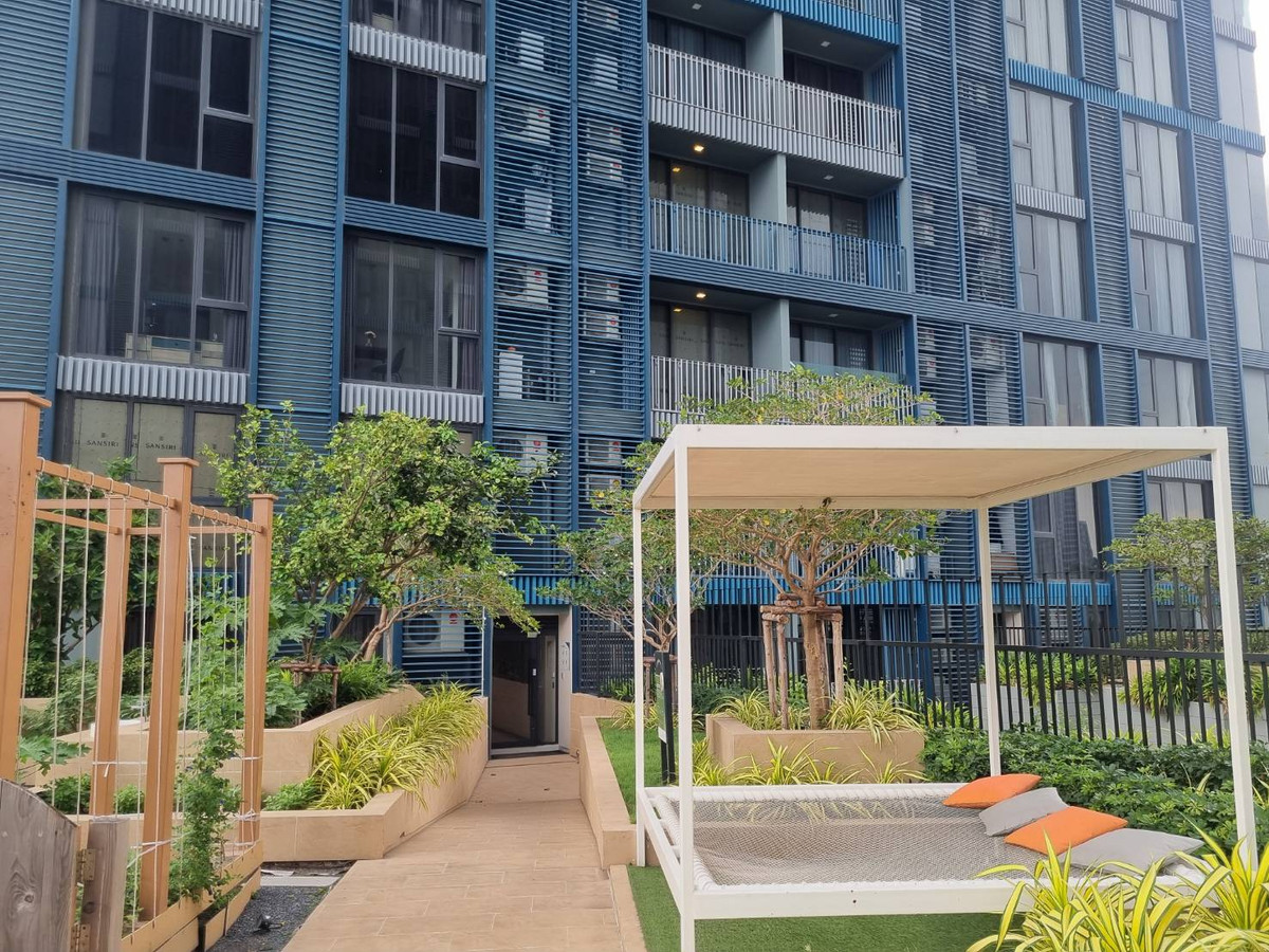 For RentCondoRatchathewi,Phayathai : ✨ For rent XT Phayathai, beautiful room, high floor, open view, in the heart of the city, ready to move in! ✨Near both BTS Phaya Thai and Airport Rail Link Phaya Thai.