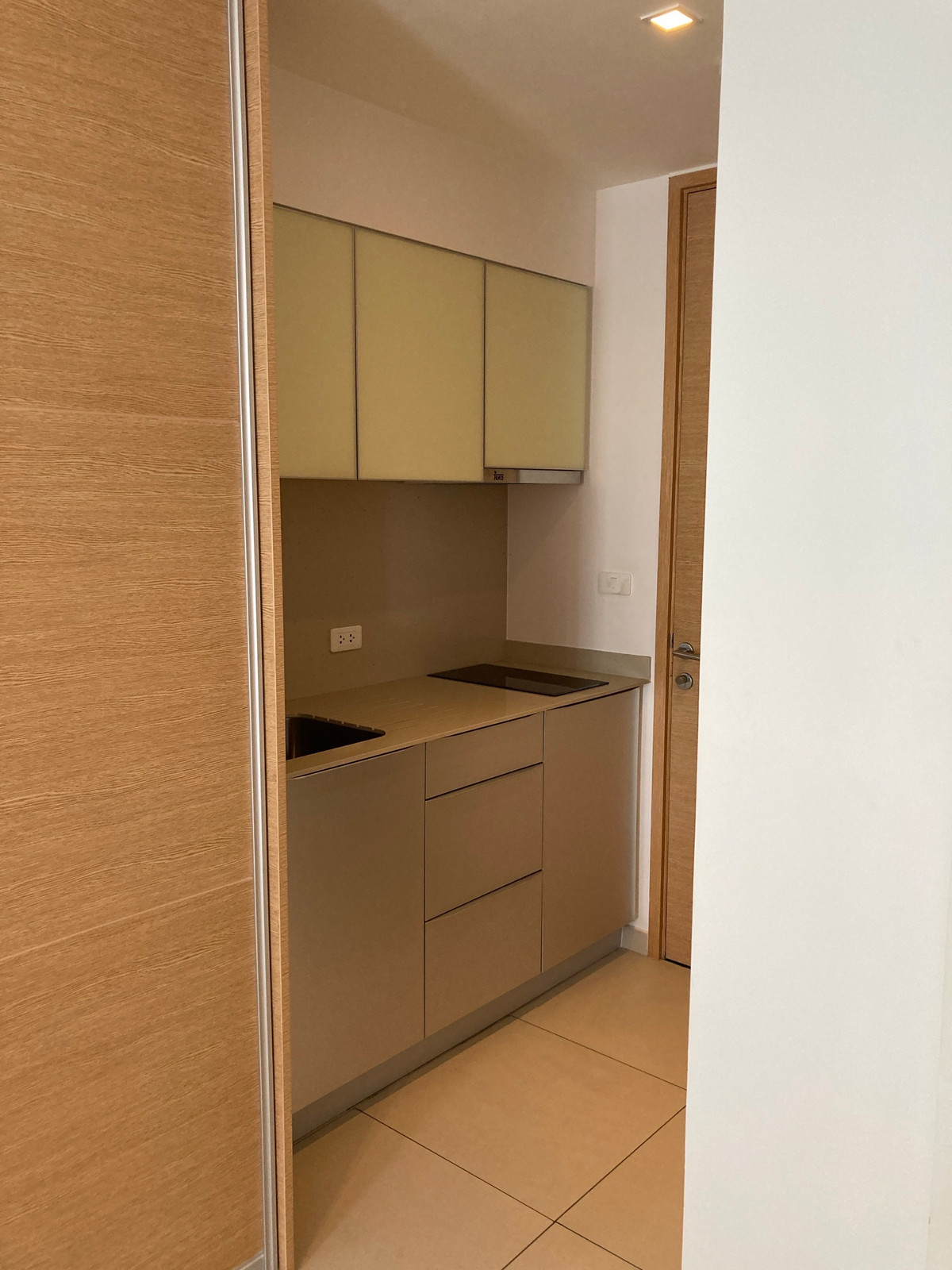 For SaleCondoSukhumvit, Asoke, Thonglor : The Lofts Ekkamai / 1 Bedroom (FOR SALE), The Lofts Ekkamai / 1 Bedroom (For Sale) JSMN020