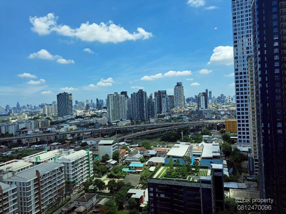 For RentCondoOnnut, Udomsuk : 🌟 Rhythm Sukhumvit 50 | For Rent RB1729 Condo located on Sukhumvit Road, near BTS On Nut, only 200 meters, convenient travel, with complete amenities.