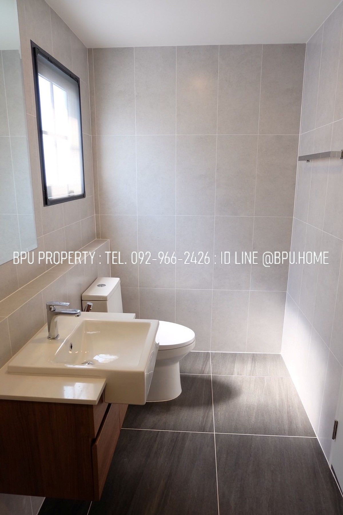 For RentHouseBangna, Bearing, Lasalle : ** 4 Bedrooms Single House for Rent ** Centro Bangna Near Mega Bangna (New Project Phase 2)