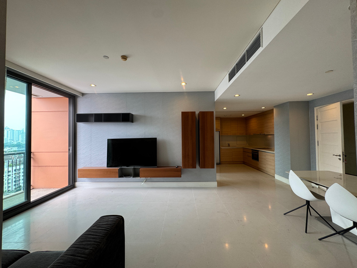 ให้เช่าคอนโดสุขุมวิท อโศก ทองหล่อ : ✨ Luxury Spacious Residence in Aguston Sukhumvit 22 | Large 2-Bedroom with Private Lift Access