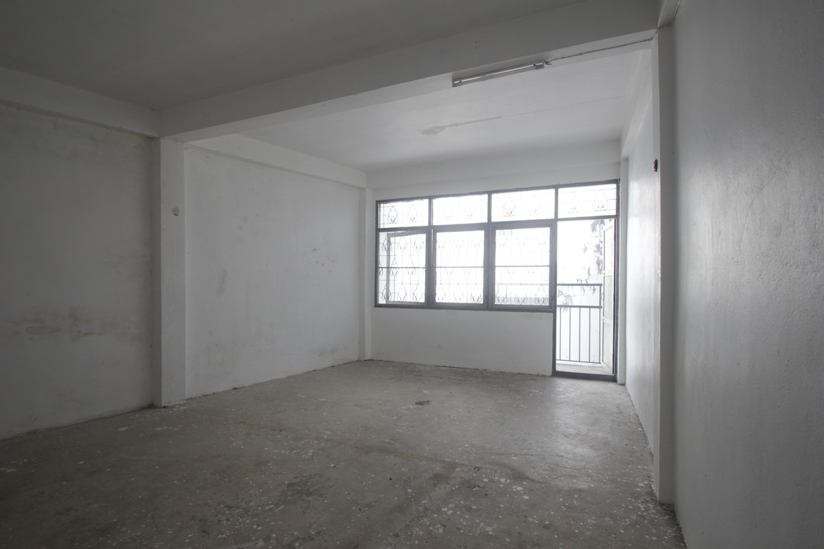 For SaleShop HouseRathburana, Suksawat : Suksawat Daokhanong Commercial Building Near Chom Thong Wutthakat BTS, 3 floors, additions, residential, warehouse, Rama 2 Expressway, Dao Khanong Market, price negotiable.