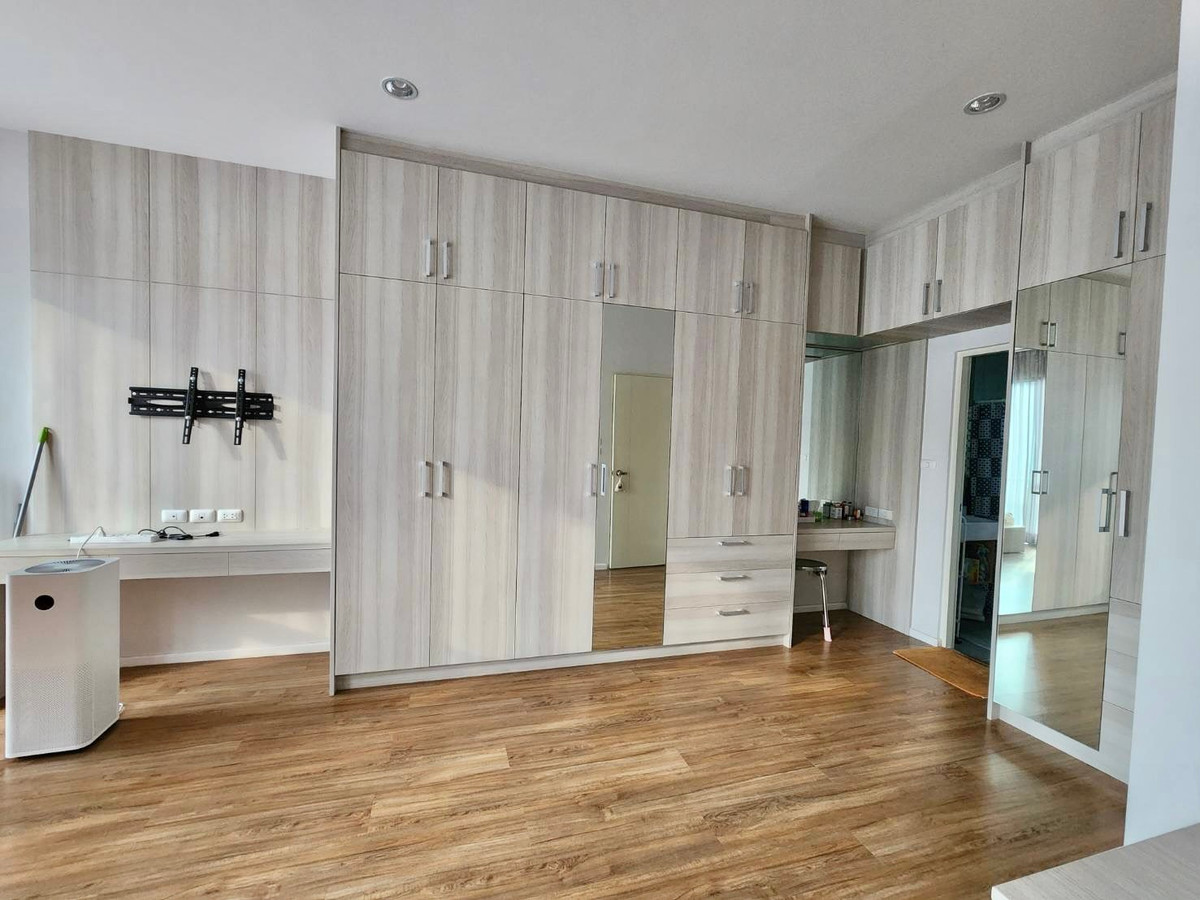 ขายบ้านพัฒนาการ ศรีนครินทร์ : ขาย  Baan Klang Muang Rama9 - Krungthepkreetha 3 ห้องนอน 18.10 ตร.วา 