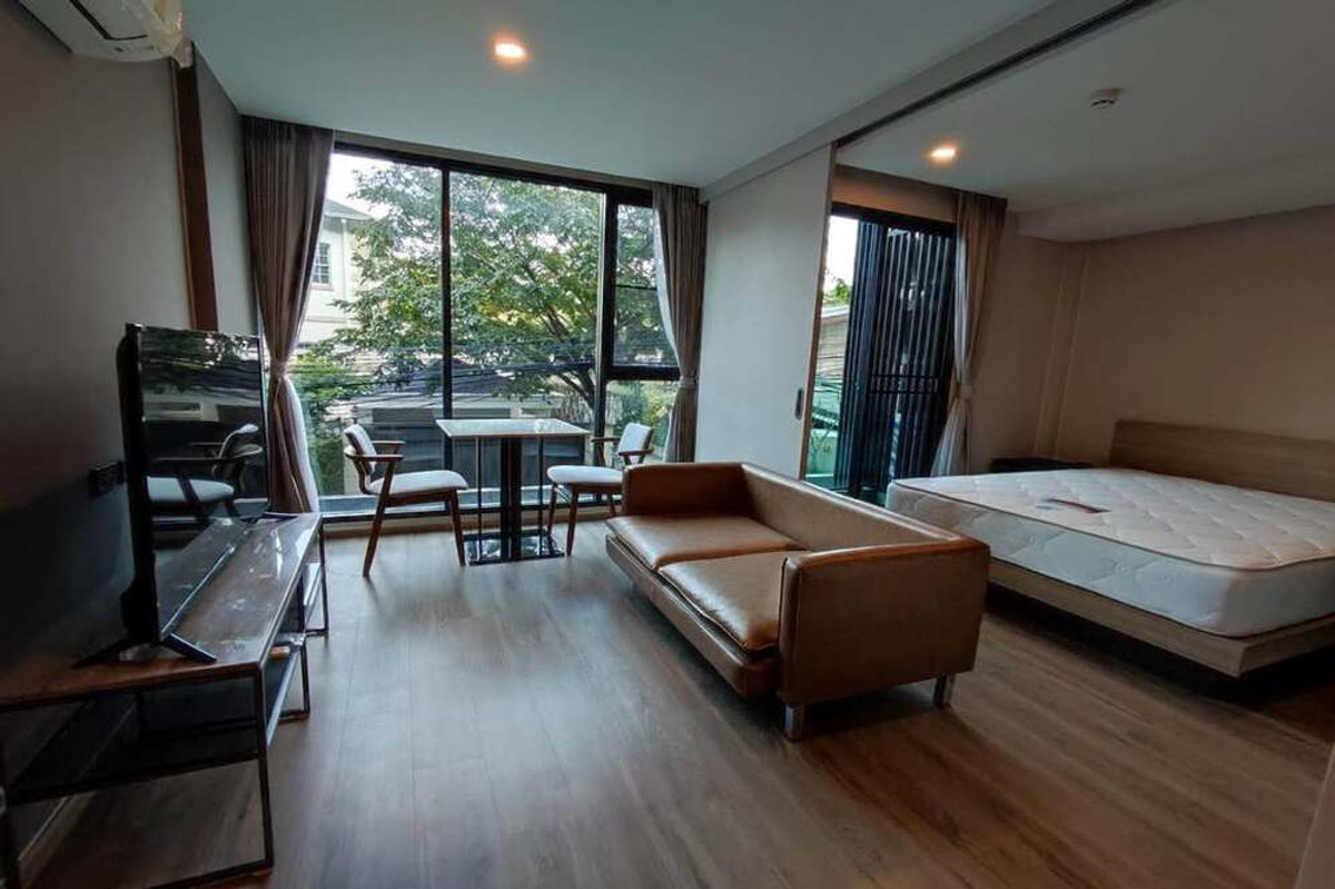 ให้เช่าคอนโดสุขุมวิท อโศก ทองหล่อ : 🔥 สำหรับเช่า !! ห้องกว้าง, มีอ่างอาบน้ำ, ส่วนกลางอลังการ !! 🔥 Code C20250200047..........The Teak Sukhumvit 39, 1 ห้องนอน, 1 ห้องน้ำ, แต่งครบ, พร้อมเข้าอยู่ 📣📣