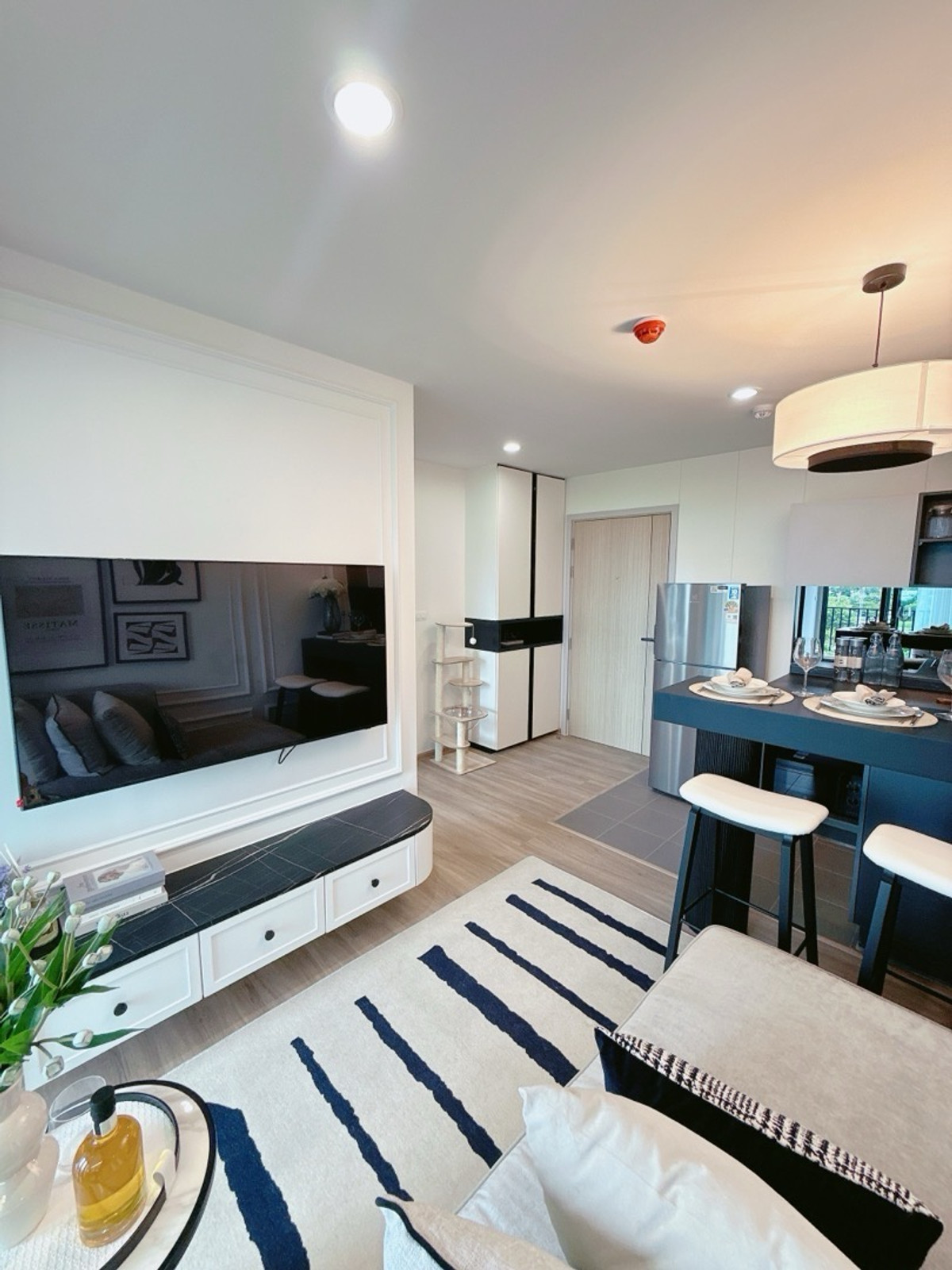 ขายคอนโดบางนา แบริ่ง ลาซาล : 𝐀𝐑𝐋𝐎 𝐋𝐀𝐒𝐀𝐋𝐋𝐄 𝟏𝟕 𝐅𝐑𝐄𝐄 เงินดาวน์ 𝐎 บาท ผ่อนสบายๆ 𝟔,𝟗𝟎𝟎/เดือน พร้อมเข้าอยู่ ห้องใหม่มือ𝟏 จากโครงการโดยตรง 