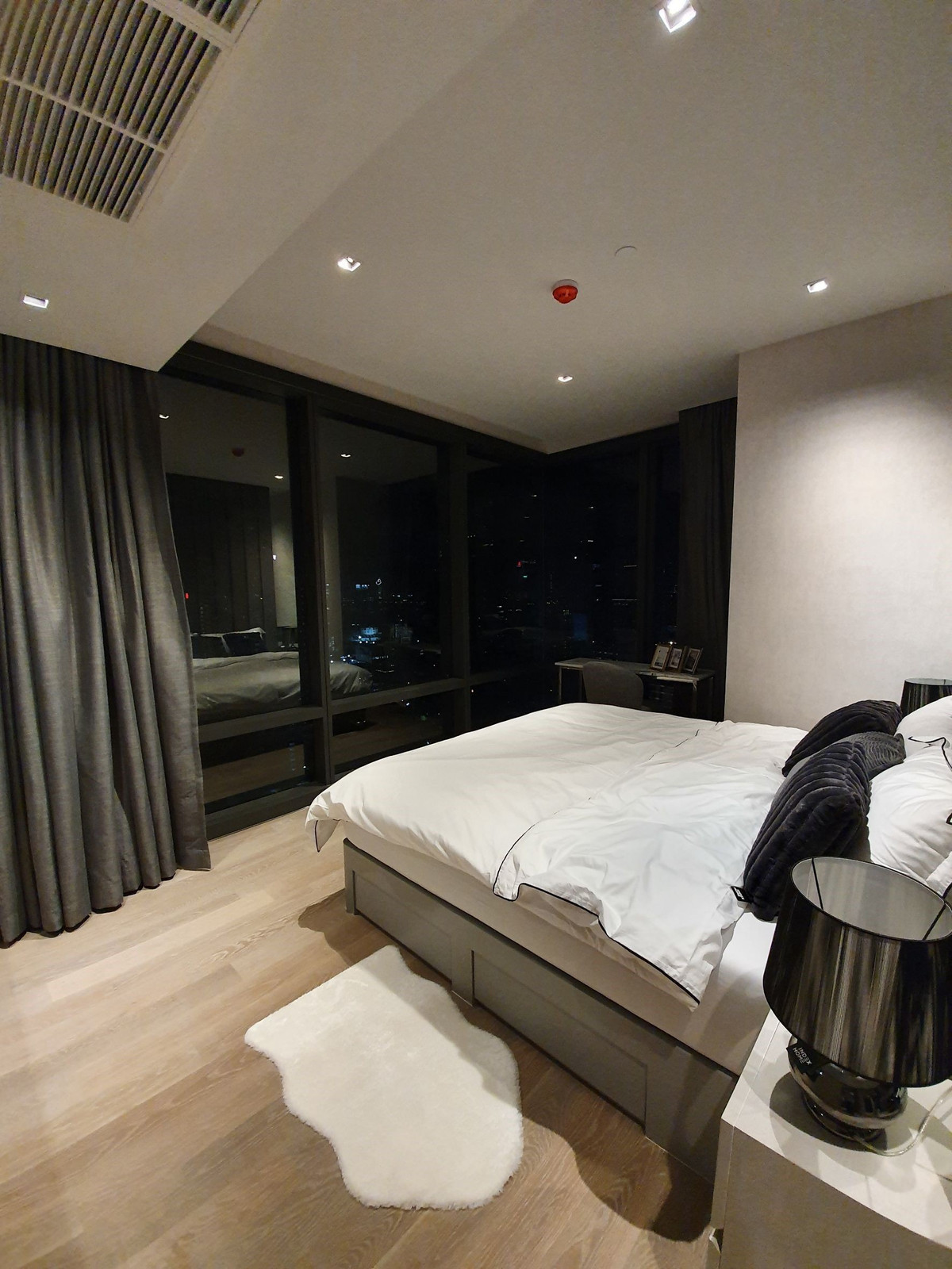 For RentCondoSilom, Saladaeng, Bangrak : ✨ High Floor | Mahanakhon View -- 2 beds