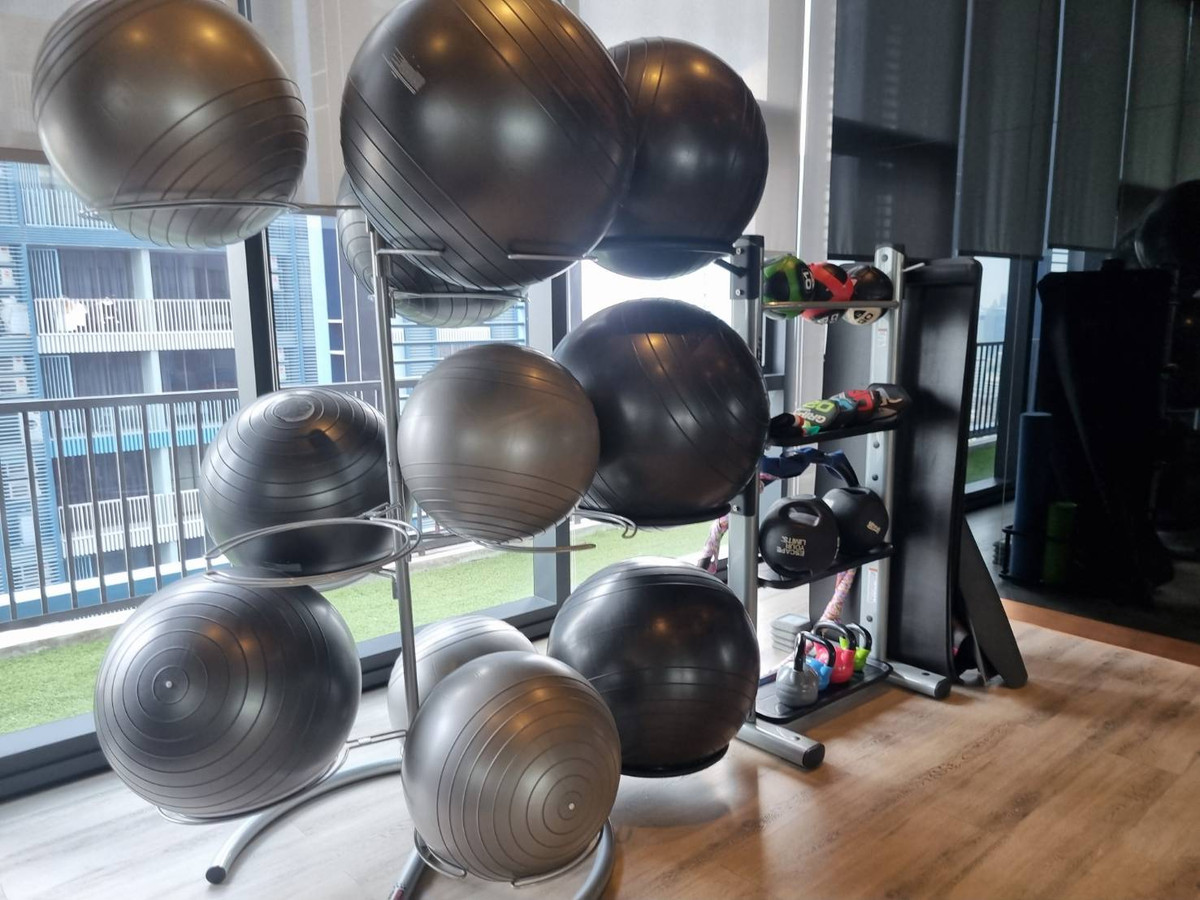 For RentCondoRatchathewi,Phayathai : ✨ For rent XT Phayathai, beautiful room, high floor, open view, in the heart of the city, ready to move in! ✨Near both BTS Phaya Thai and Airport Rail Link Phaya Thai.