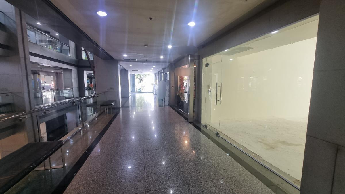 ให้เช่าร้านค้า/ตลาดนัดสุขุมวิท อโศก ทองหล่อ : ทองหล่อ ให้เช่าพื้นที่ ทำร้าน ห้องสวย ติดถนน ย่านทองหล่อ 39.5 ตารางเมตร 