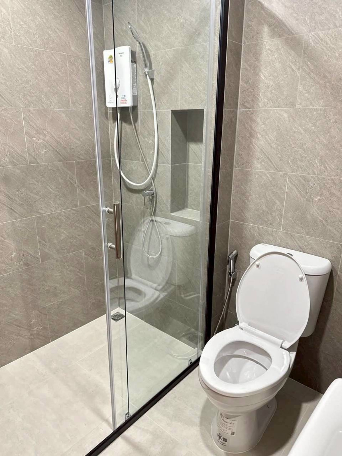 For RentCondoRamkhamhaeng, Hua Mak : ✅ LVR161 ✅ Line : @p2nproperty