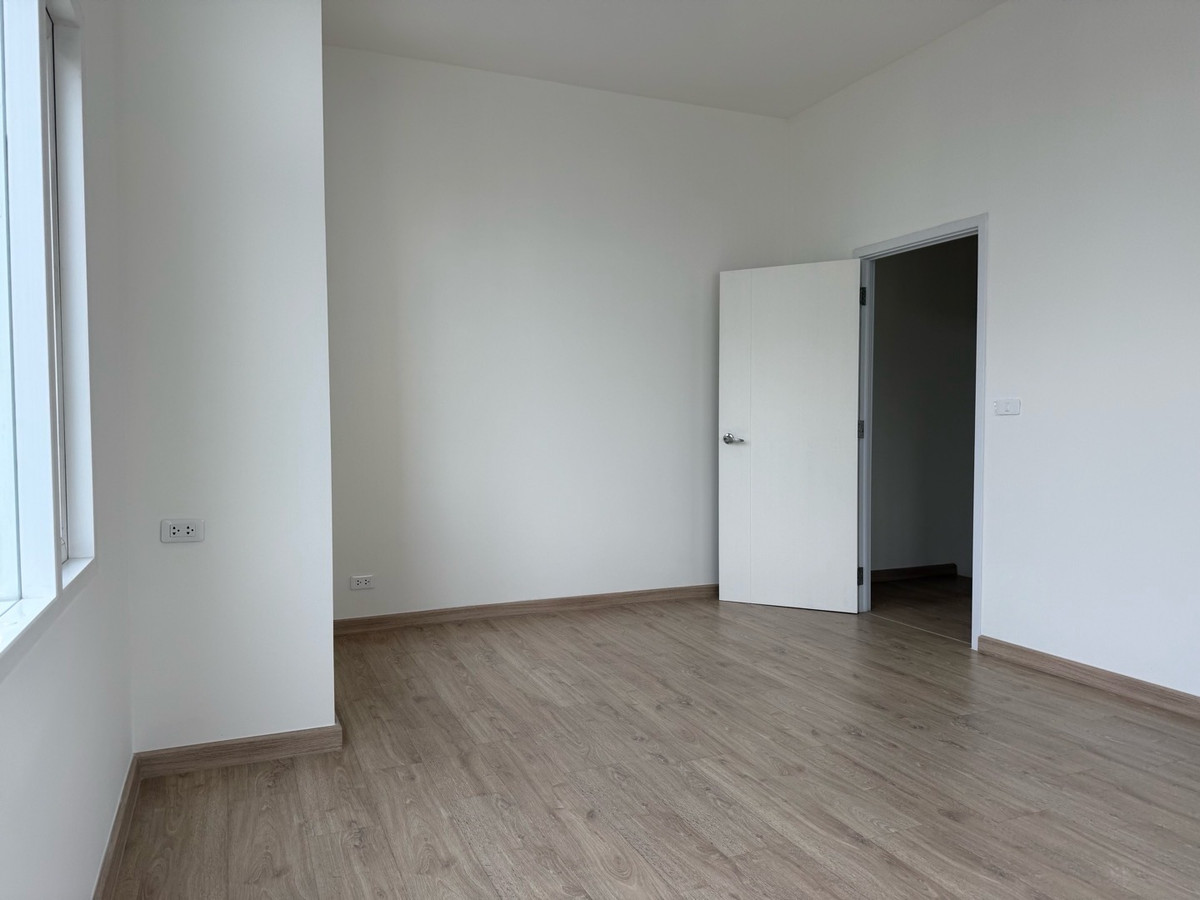 ขายทาวน์โฮมมีนบุรี-ร่มเกล้า : ทาวน์โฮมใหม่ 2 ชั้น แปลงมุมที่ดินใหญ่ โครงการ Casa City รามคำแหง-มิสทีน 
ทำเลดี 5 นาที ถึง MRT สายสีส้ม 