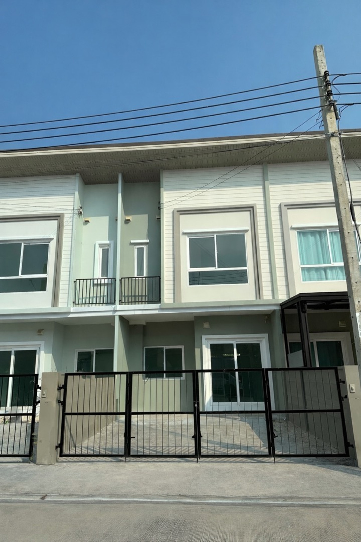 For SaleTownhomeMin Buri, Romklao : New 2-story townhome, Casa City Ramkhamhaeng-Mistine project. Beautiful plot, good location