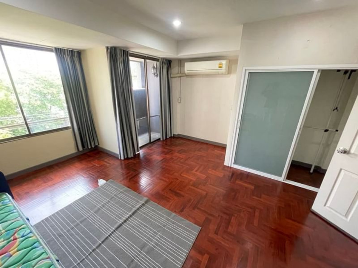 ขายทาวน์โฮมวงเวียนใหญ่ เจริญนคร : ทาวน์โฮม 4 ชั้น ขนาด 29 ตารางวา ซ.เจริญนคร 16 (ติดเสนาเฟสท์) 5 ห้องนอน แขวงคลองต้นไทร เขตคลองสาน กรุงเทพมหานคร