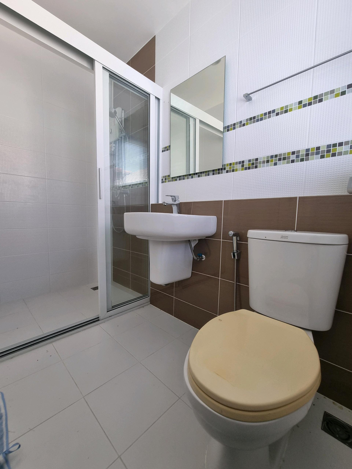 For RentHouseRama5, Ratchapruek, Bangkruai : Single house for rent, Casa Ville Ratchaphruek-Chaengwattana Village, 4 bedrooms, every room has its own bathroom. Good location opposite Robinson department store. Near Denla International Next to Ratchaphruek-Chaengwattana Road.