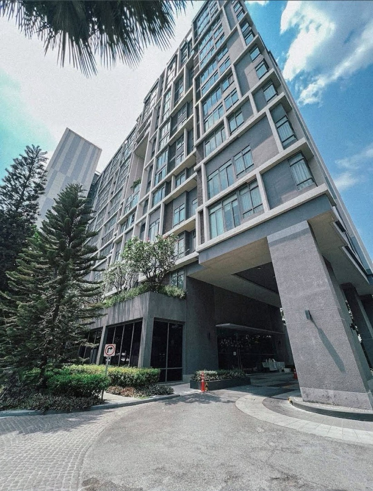 For RentCondoOnnut, Udomsuk : For rent Ideo blucove Sukhumvit Conco near BTS Udomsuk.