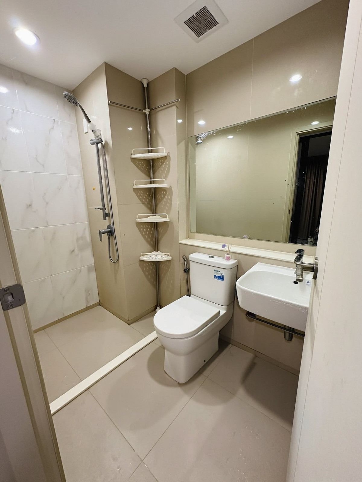 For RentCondoSamut Prakan,Samrong : PFD-08072 For rent Aspire Erawan Prime 2 bedrooms 35 sq m., 14th floor, BTS Chang Erawan.