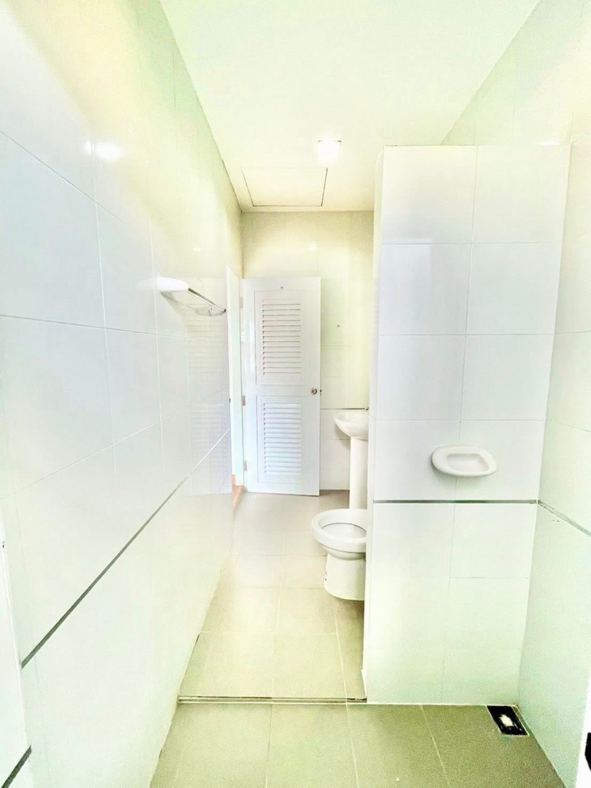 TownhomeSamut Prakan,Samrong : Townhome office for rent with equipment (can be registered)