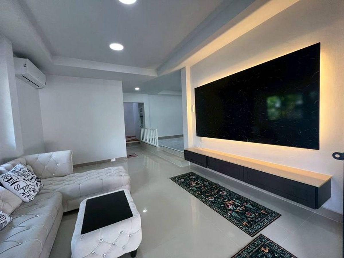 For SaleHousePathum Thani,Rangsit, Thammasat : Single house for sale Vista Ville Village 3, Lam Luk Ka-Khlong 8, area 69 square meters, 4 bedrooms, Lam Luk Ka Subdistrict, Lam Luk Ka District, Pathum Thani Province.