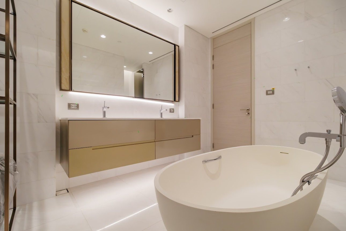 ขายคอนโดวิทยุ ชิดลม หลังสวน : 👑 ที่สุดแห่งการใช้ชีวิตระดับเวิลด์คลาส! ปล่อยเช่า/ขาย The Residences at Sindhorn Kempinski (2 นอน 144 ตร.ม.) ✨