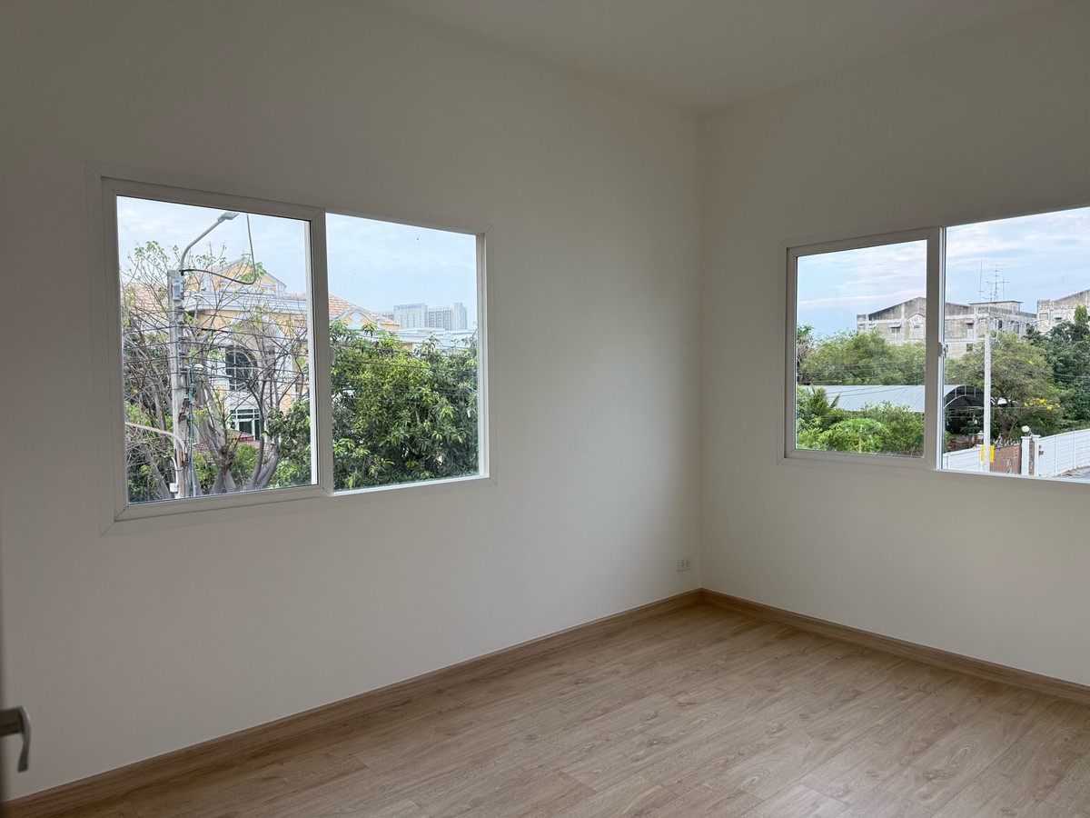 ขายทาวน์โฮมมีนบุรี-ร่มเกล้า : ทาวน์โฮมใหม่ 2 ชั้น แปลงมุมที่ดินใหญ่ โครงการ Casa City รามคำแหง-มิสทีน 
ทำเลดี 5 นาที ถึง MRT สายสีส้ม 