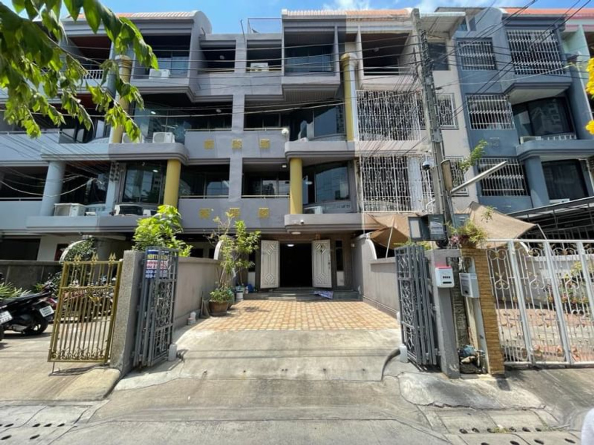 For SaleTownhomeWongwianyai, Charoennakor : 4-story townhome, size 29 square wah, Soi Charoen Nakhon 16 (next to Sena Fest), 5 bedrooms, Khlong Ton Sai Subdistrict, Khlong San District, Bangkok