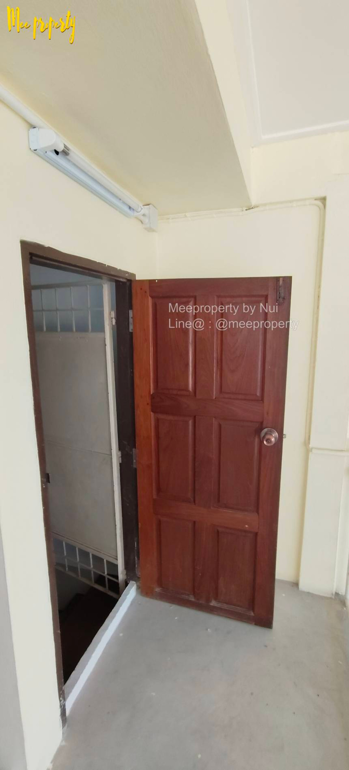 ขายทาวน์โฮมพระราม 2 บางขุนเทียน : ขายด่วน! ทาวน์โฮม 3 ชั้น แปลงมุม รีโนเวทใหม่ ใกล้ปากซอยพระราม 2 ซอย 27 เพียง 170 เมตร (1 นาที)  ห้ามพลาด! ทาวน์โฮมทำเลดี รีโนเวทใหม่พร้อมอยู่!  ME-248 