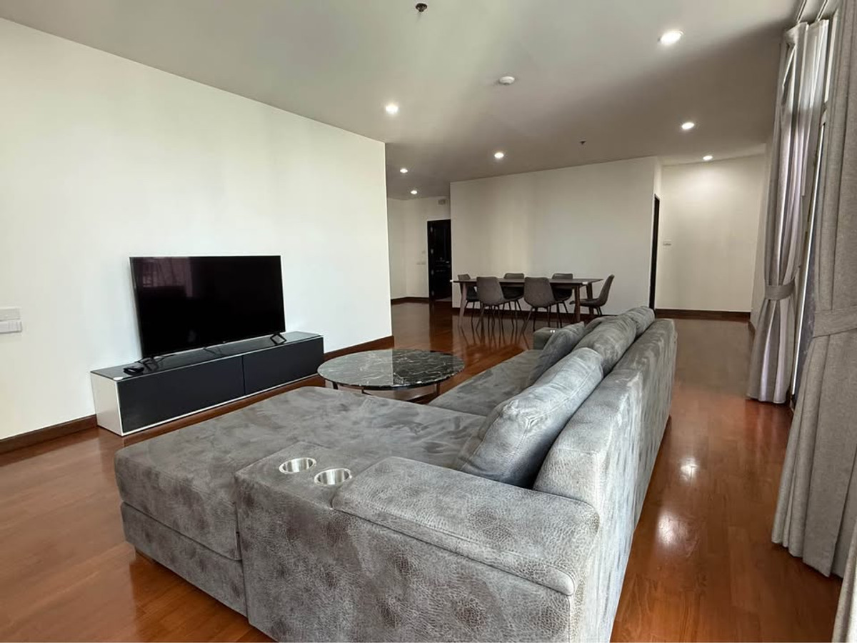 For RentCondoWitthayu, Chidlom, Langsuan, Ploenchit : +++Rent quickly!! Grand Langsuan** 3 bedrooms, 2 bathrooms, size 150 sq m., fully furnished, ready to move in+++