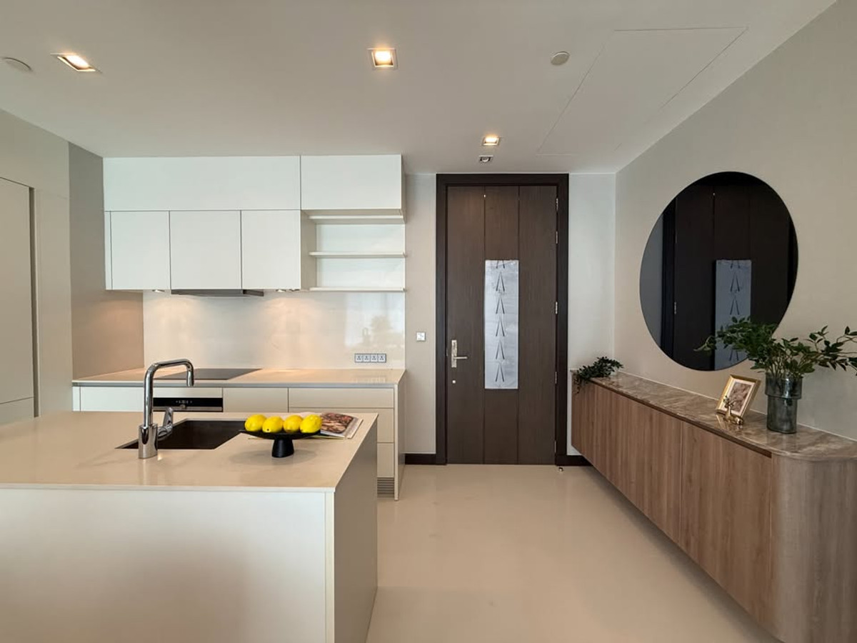 For RentCondoNana, North Nana,Sukhumvit13, Soi Nana : ⭐️ Q1 Sukhumvit ⭐️2 bedrooms, 2 bathrooms, beautiful room, fully furnished with electrical appliances.