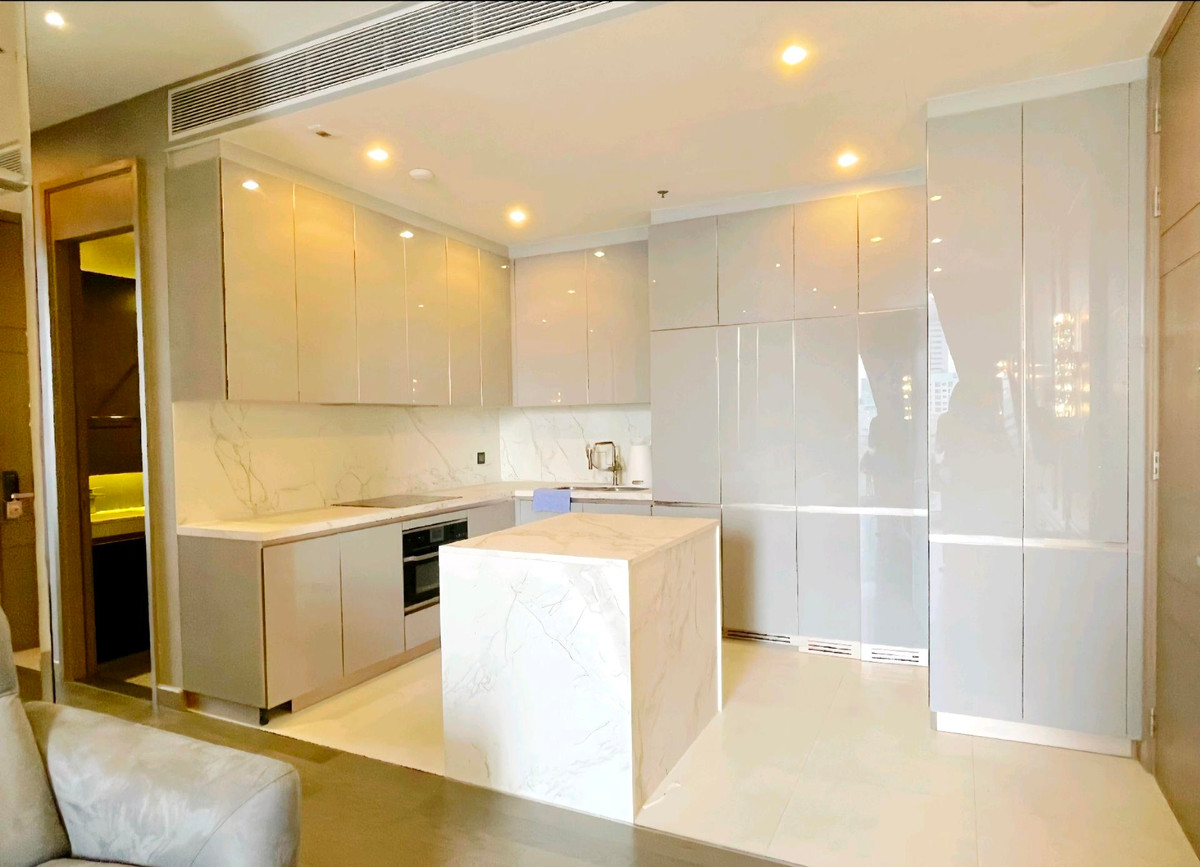 ขายคอนโดพระราม 9 เพชรบุรีตัดใหม่ RCA : (For Sale at Loss🔥) 📍The Esse at Singha Complex | High-Floor 2BR 77sqm | Only 19.99 MB (🔥 257k THB/sq.m. 🔥)