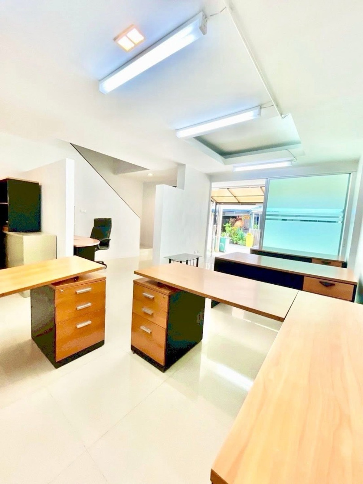 TownhomeSamut Prakan,Samrong : Townhome office for rent with equipment (can be registered)