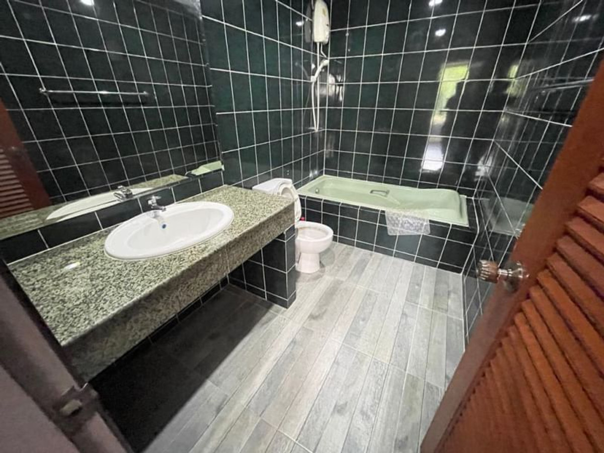 ขายทาวน์โฮมวงเวียนใหญ่ เจริญนคร : ทาวน์โฮม 4 ชั้น ขนาด 29 ตารางวา ซ.เจริญนคร 16 (ติดเสนาเฟสท์) 5 ห้องนอน แขวงคลองต้นไทร เขตคลองสาน กรุงเทพมหานคร