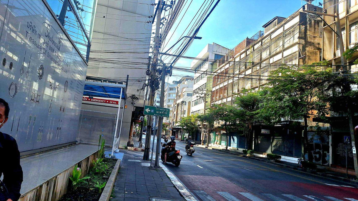 ขายอาคารพาณิชย์สีลม ศาลาแดง บางรัก : ขายอาคารพาณิชย์ สีลม บางรัก มเหสักข์ 4.5 ชั้น 6 ห้อง 121.10 ตรว.แขวงสุริยวงศ์ เขตบางรัก กรุงเทพฯ ราคา 228,690,000 บาท