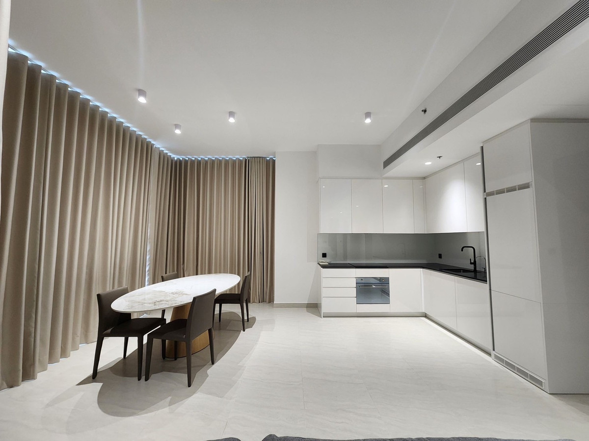 คอนโดสาทร นราธิวาส : Tait 12: 2bed 2.5bath 104.98 sqm. 32,500,000 Am: 0656199198 High floor Corner unit nice open view