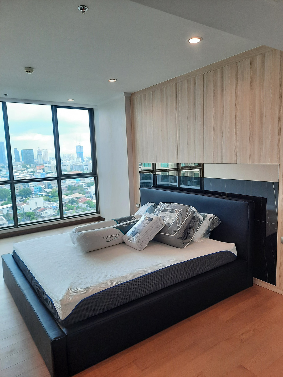 For RentCondoSukhumvit, Asoke, Thonglor : PFD-08066 For rent Supalai Oriental Sukhumvit 39, 2 bedrooms, large size 100 sq m., Building B, 16th floor, near BTS Phrom Phong.