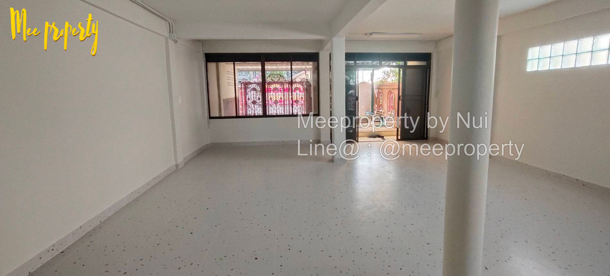 ขายทาวน์โฮมพระราม 2 บางขุนเทียน : ขายด่วน! ทาวน์โฮม 3 ชั้น แปลงมุม รีโนเวทใหม่ ใกล้ปากซอยพระราม 2 ซอย 27 เพียง 170 เมตร (1 นาที)  ห้ามพลาด! ทาวน์โฮมทำเลดี รีโนเวทใหม่พร้อมอยู่!  ME-248 