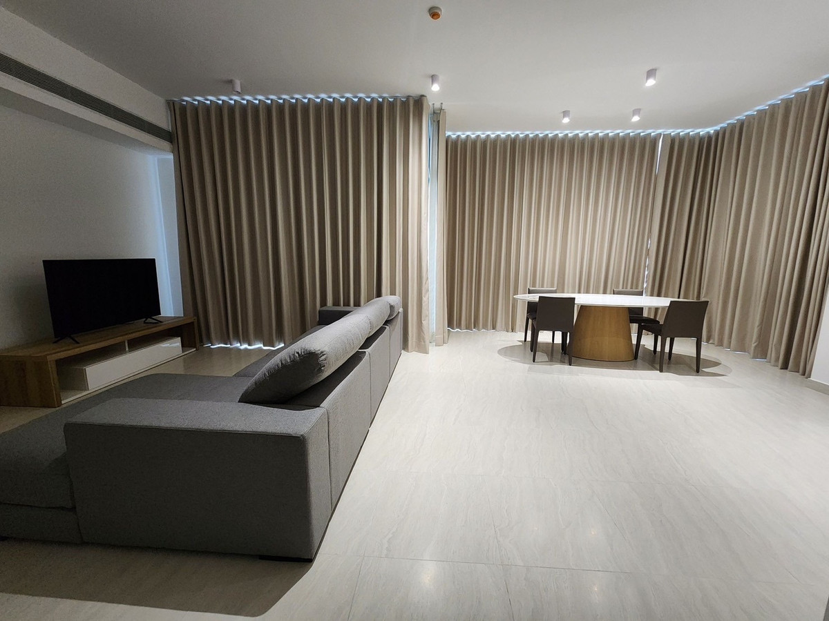 คอนโดสาทร นราธิวาส : Tait 12: 2bed 2.5bath 104.98 sqm. 32,500,000 Am: 0656199198 High floor Corner unit nice open view