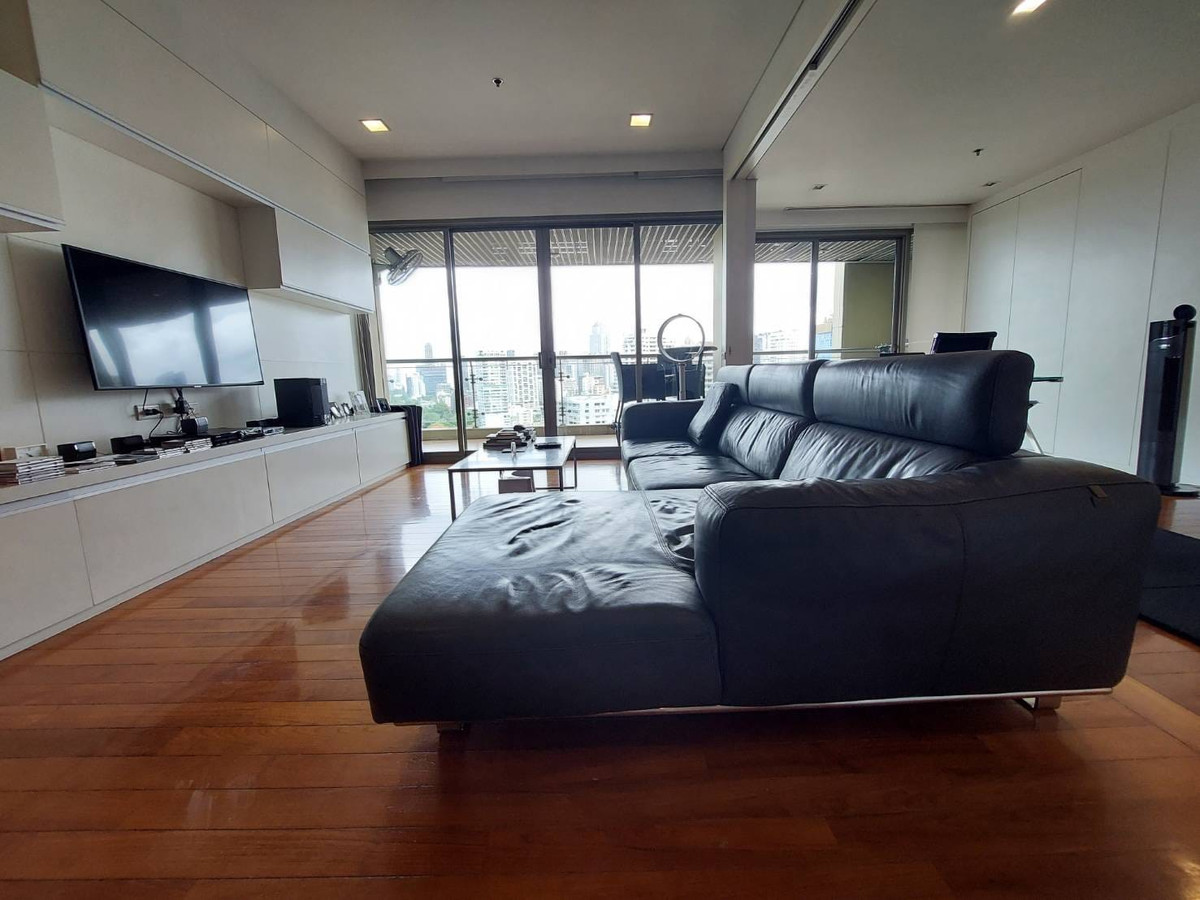 For SaleCondoSukhumvit, Asoke, Thonglor : Hot Deal 38.5 MB  (Fully Combined 1 Bed Layout  173 Sqm) Green PARK View Condo @BTS Asoke